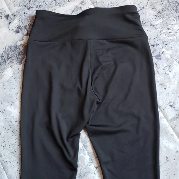 Material Girl. Juniors Active Hi-Waist Tie Front Leggings - Picture 7 of 8
